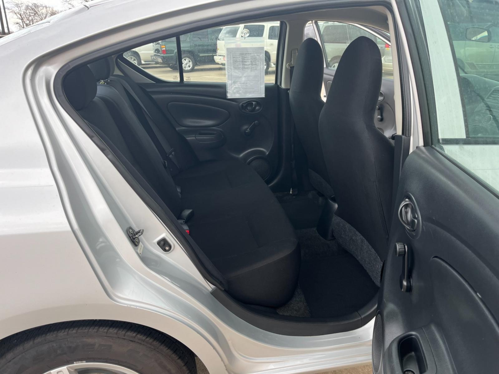 2014 SILVER /black Nissan Versa 1.6 S 5M (3N1CN7AP3EL) with an 1.6L L4 DOHC 16V engine, 5-Speed Manual transmission, located at 14700 Tomball Parkway 249, Houston, TX, 77086, (281) 444-2200, 29.928619, -95.504074 - Photo #12